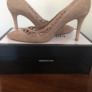 NINE WEST SUEDE BEIGE 3 IN. HEELS - 8M- NEVER WORN